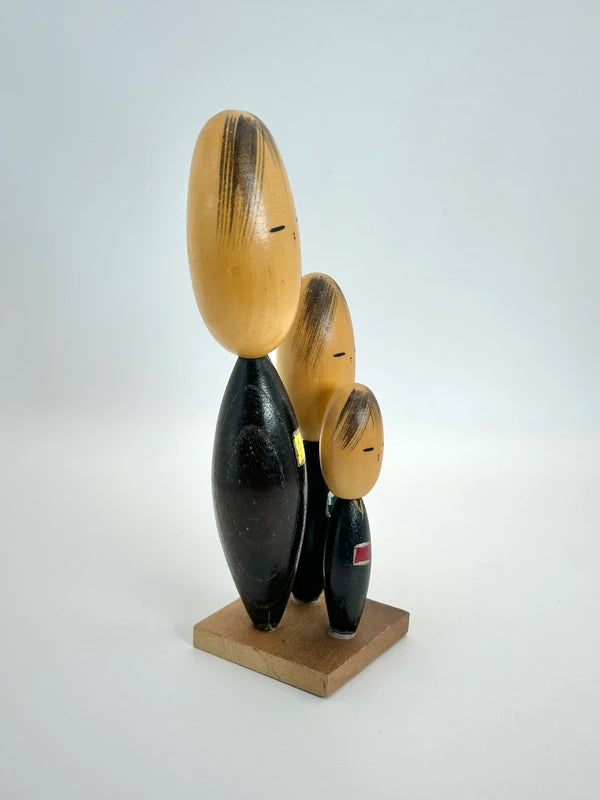 K18084 - Figurine vintage de la famille Kokeshi Nara