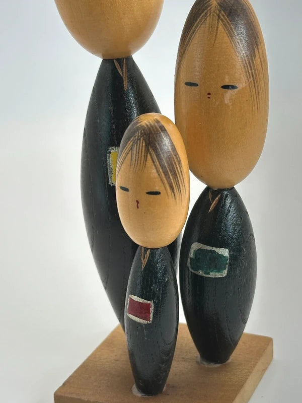K18084 - Figurine vintage de la famille Kokeshi Nara