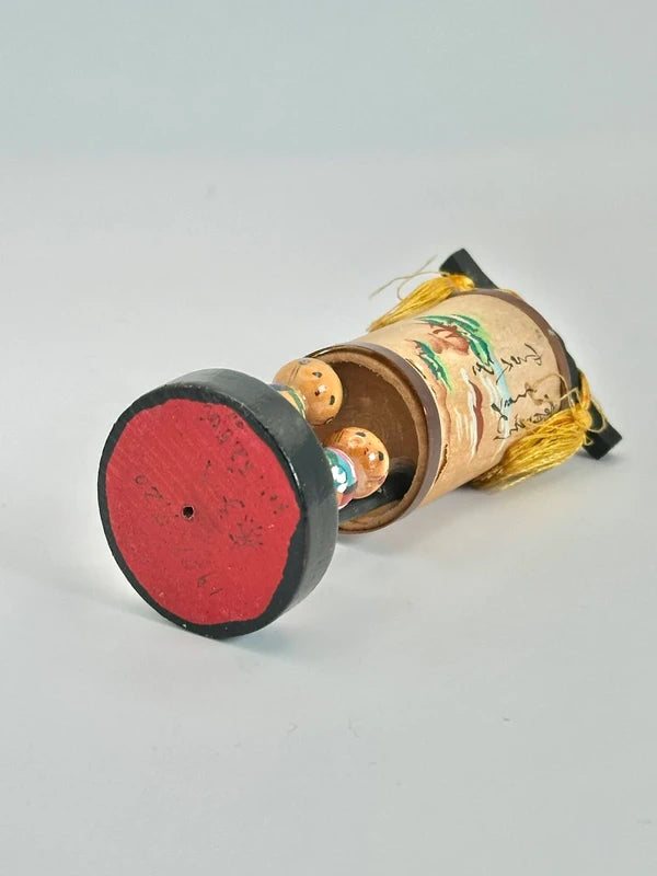 K10100 - Jouet folklorique de lanterne kokeshi omiayge vintage
