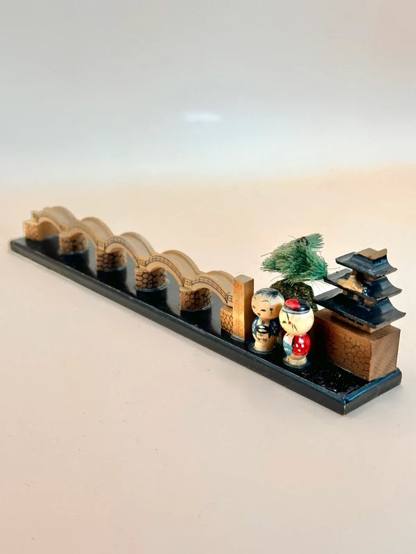 FT153 - Kokeshi omiyage vintage de Kintaikyō