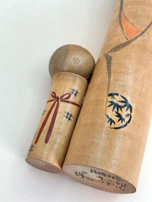 K30016 - Kokeshi Sosaku de Sato Suigai 佐藤翠涯
