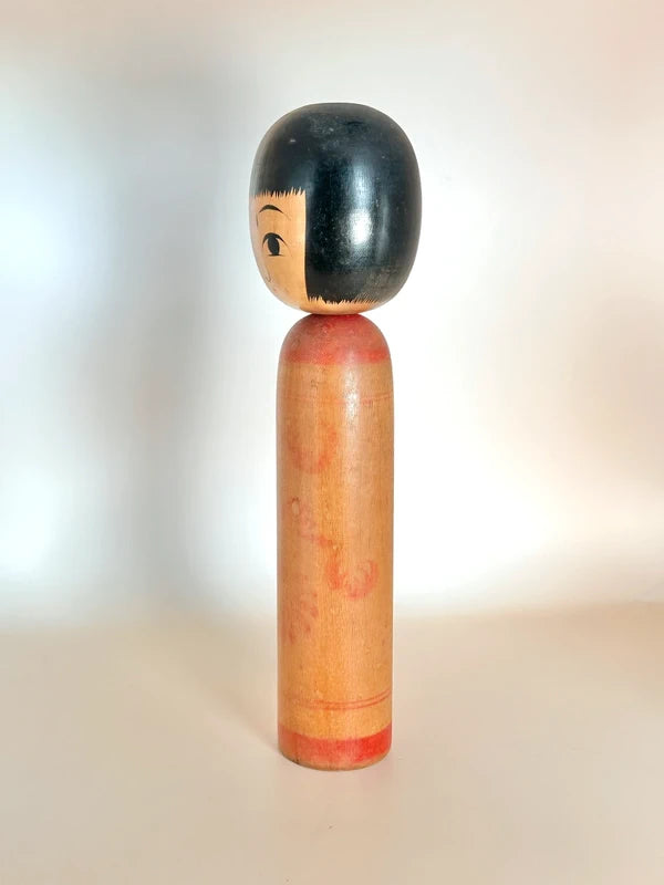 K25047 - Kokeshi Naruko traditionnel par Mamoru Izu 伊豆護