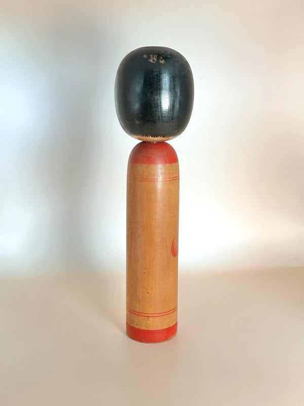 K25047 - Kokeshi Naruko traditionnel par Mamoru Izu 伊豆護