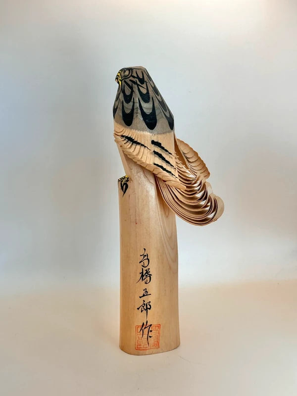 K25050 - Sculpture en bois du faucon de Sasano Ittobori