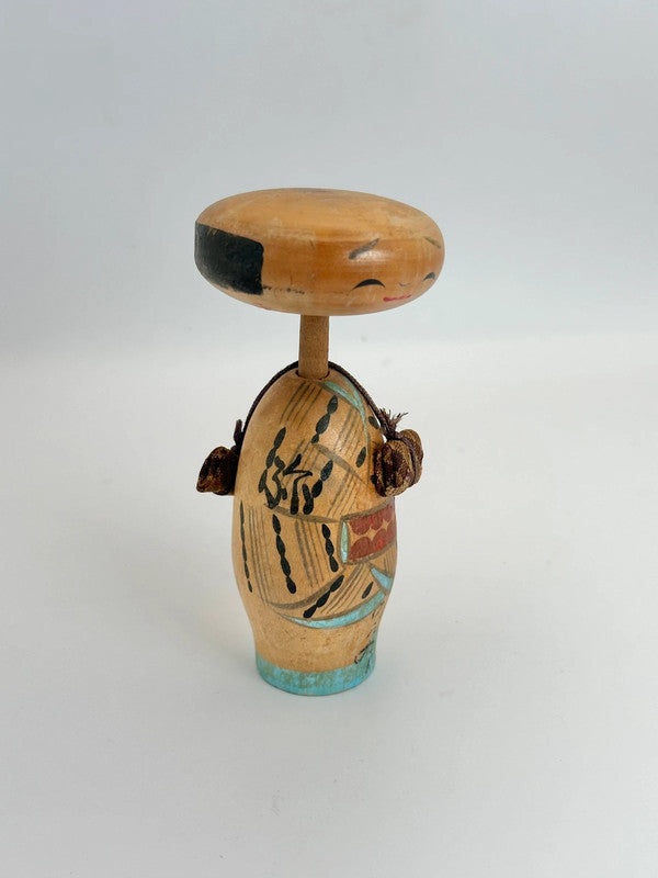 K10085 - Vintage omiyage kokeshi doll