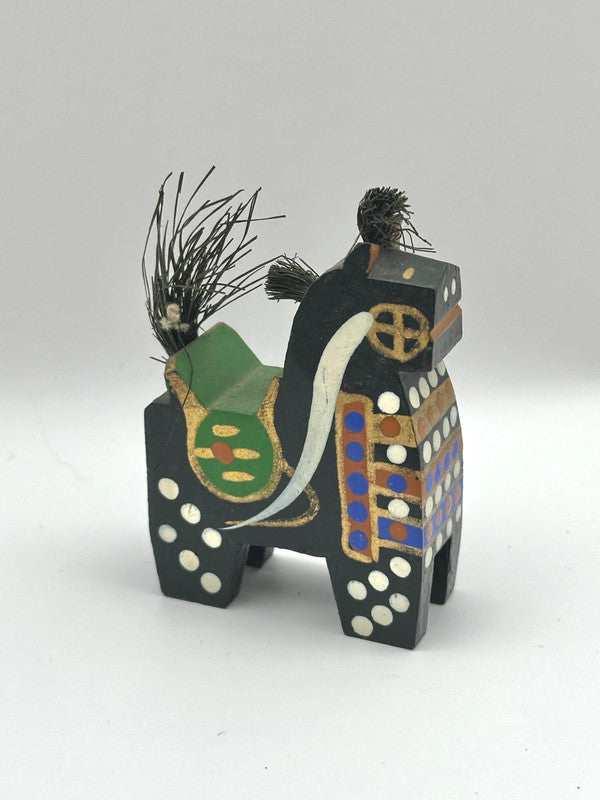 FT24 - Jouet folklorique Miharu Goma