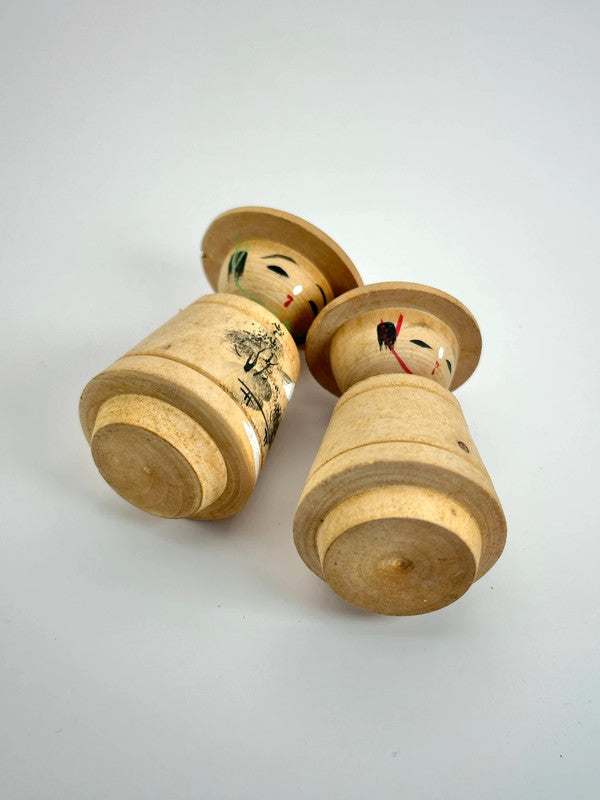 K05033 - A pair of vintage omiayge kokeshi