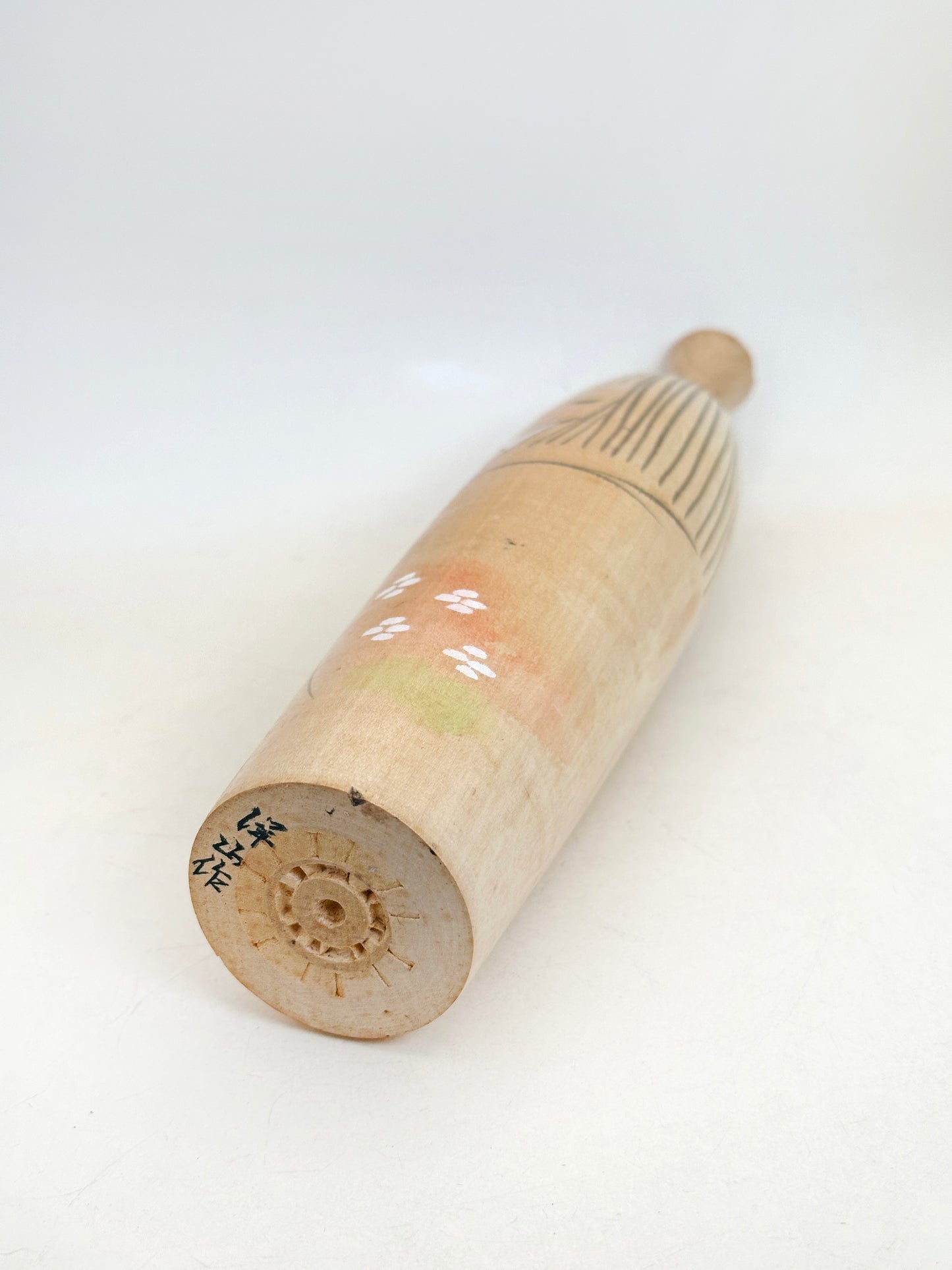 K25169 - Kokeshi Sosaku par Yōzan Hosaka 保坂洋山