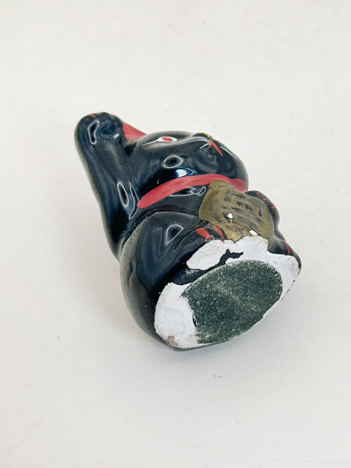 FT614 - Black Maneki Neko Clay Figurine 土人形