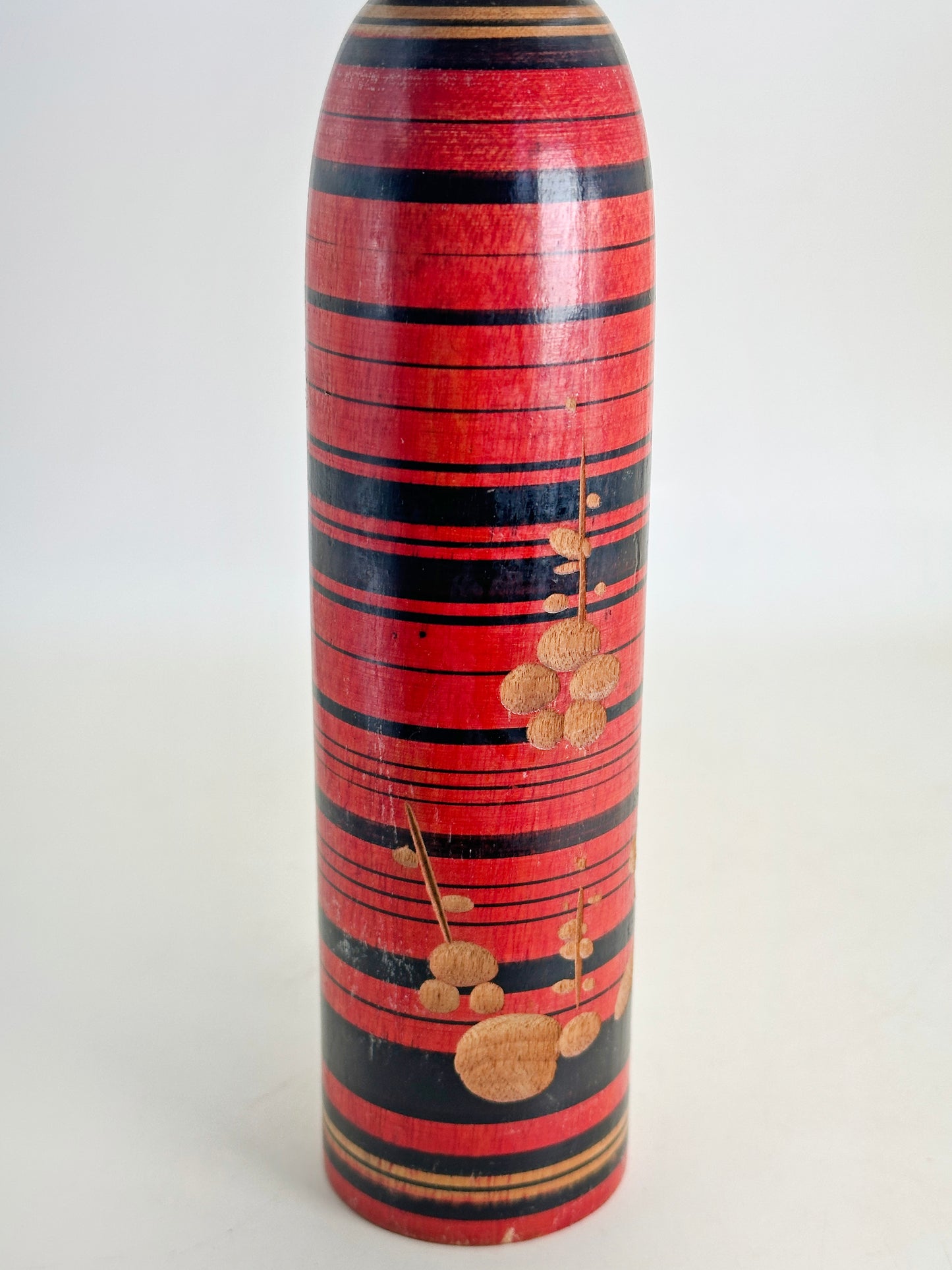 K25120 - Sosaku Shingata Kokeshi by Taikichi 太吉