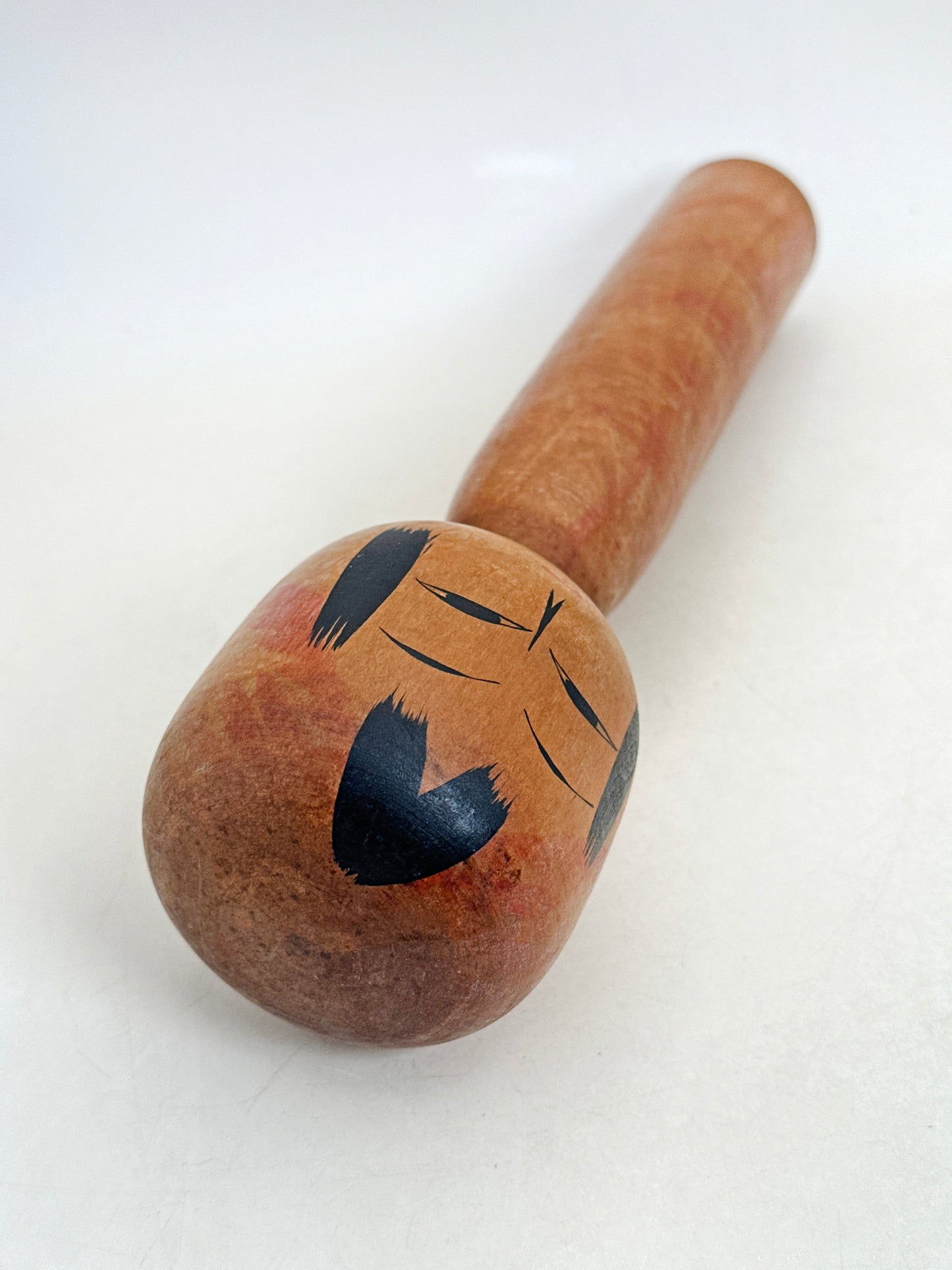 K25179 - Kokeshi Togatta par Yoshiaki Sato 佐藤好秋