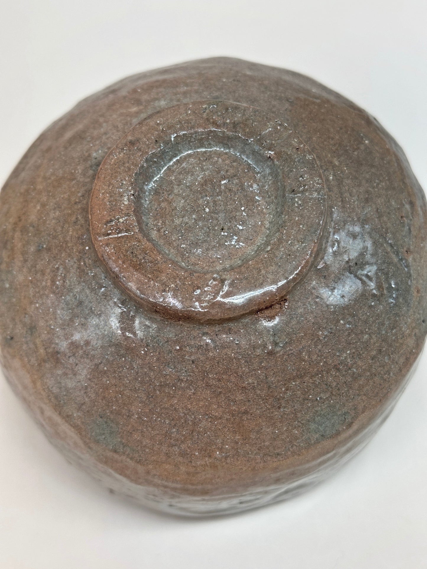 TC17 - Bol à Matcha Raku-yaki 楽焼 茶碗 – Glaçage Corail Gris