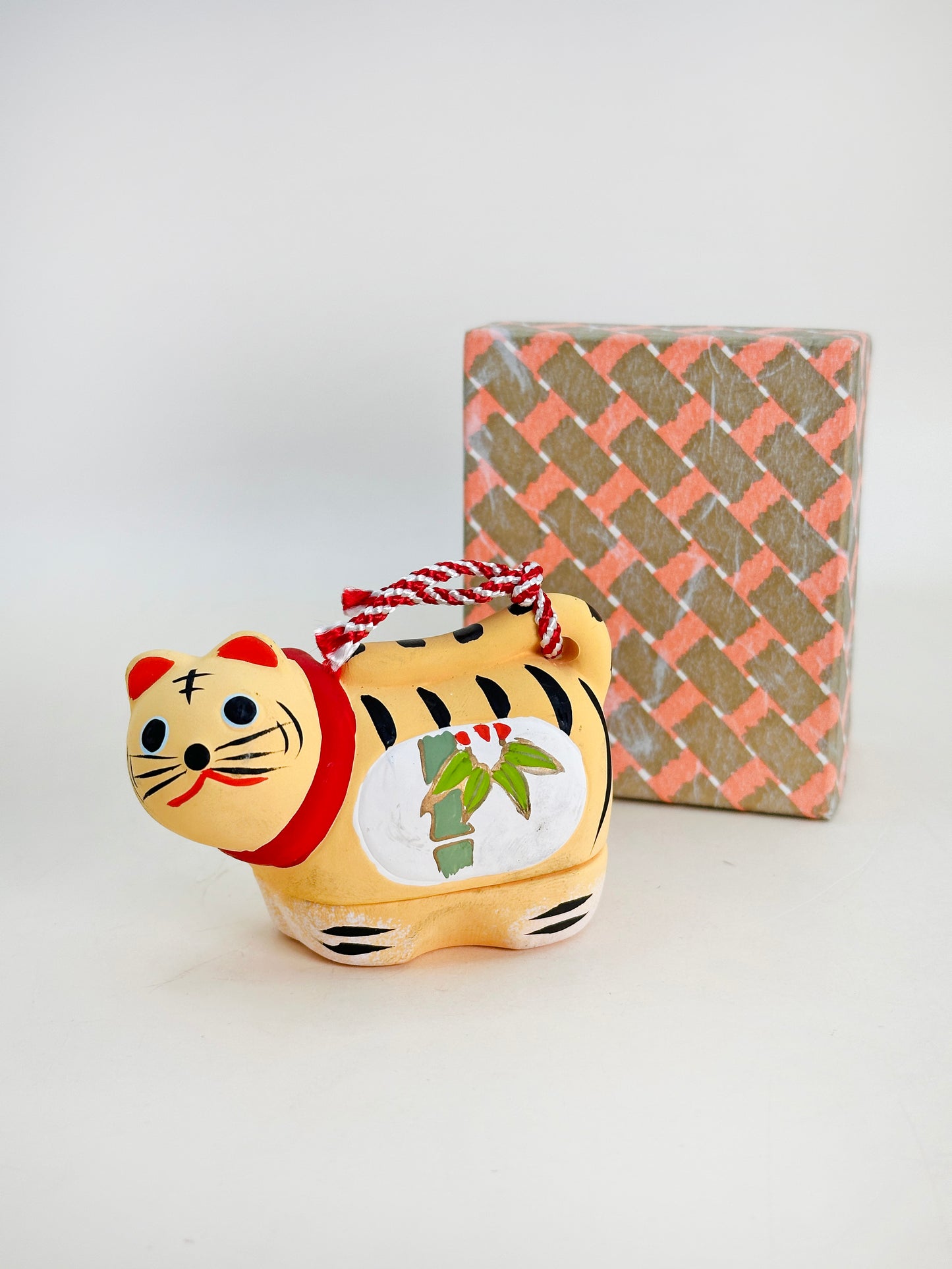 TB194 - Kyo Yaki Kogo Tiger Box 京焼 寅