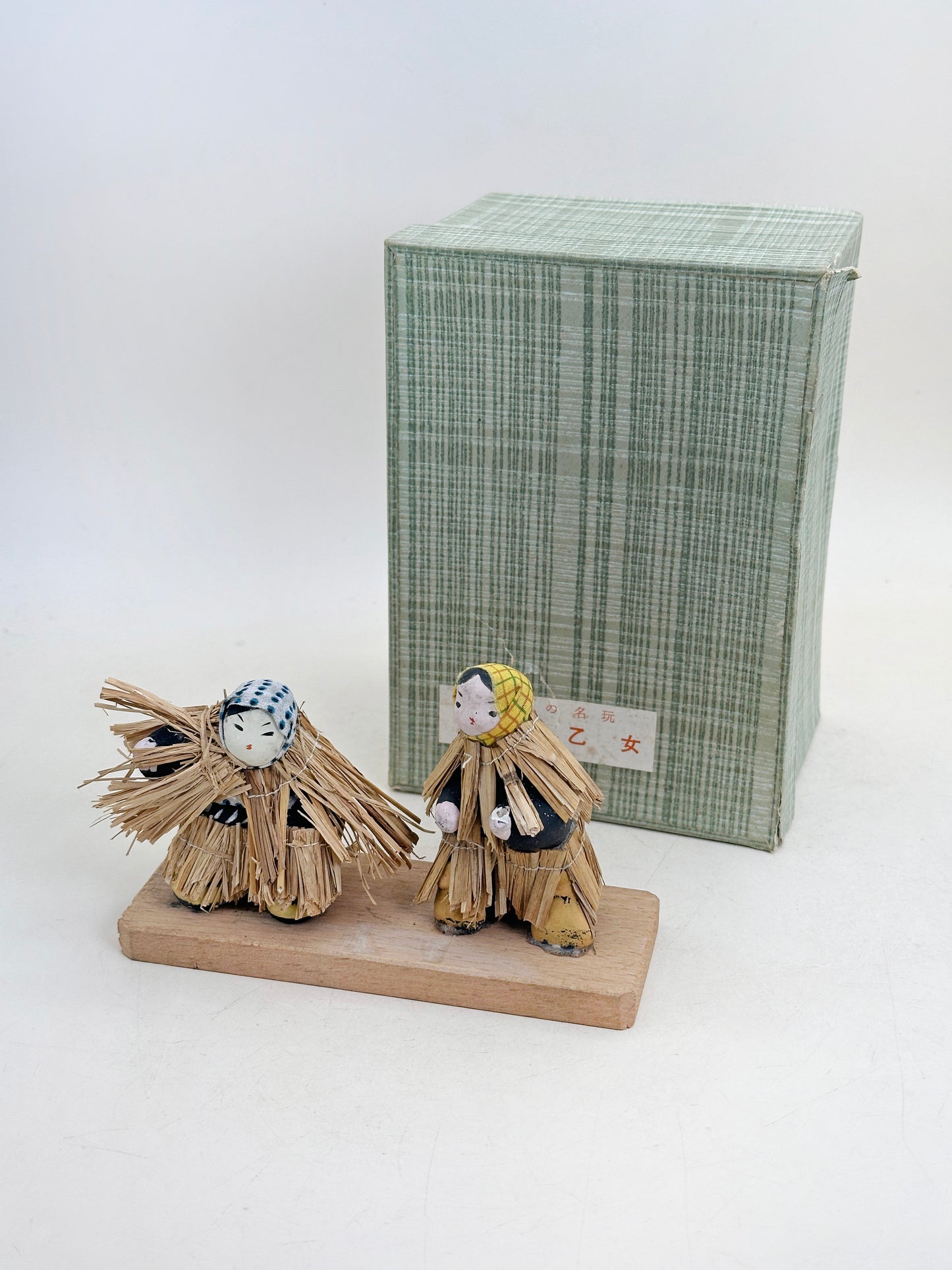 K10234 - Artisanat traditionnel ancien Jeunes Filles de l'Est 吾妻乙女