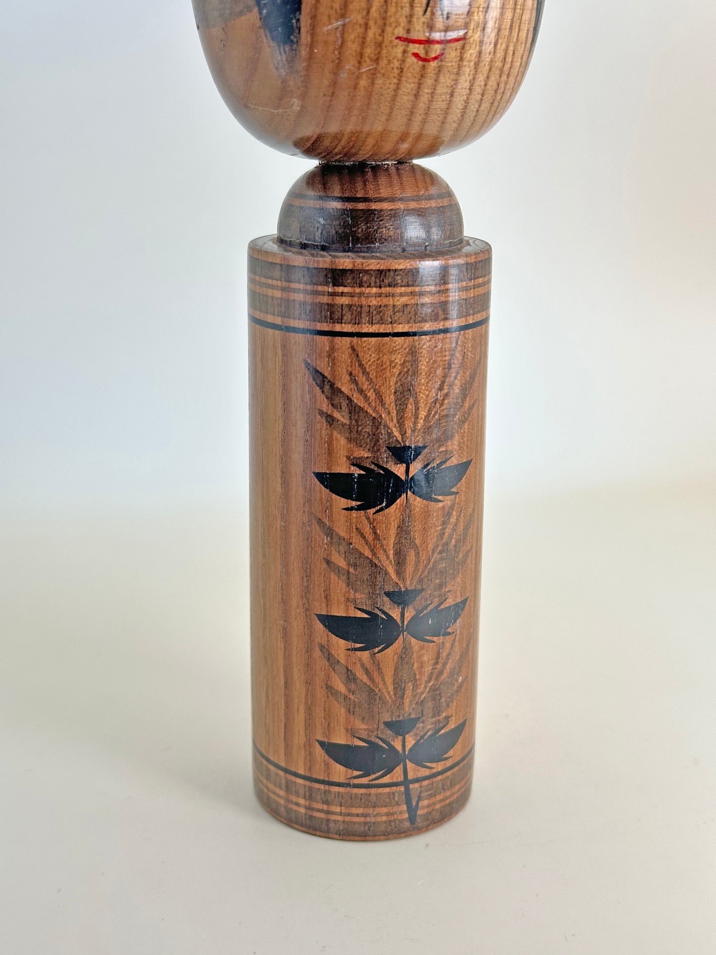 K18111 - Traditional Togatta kokeshi by Maehara Yasuo 前原康夫