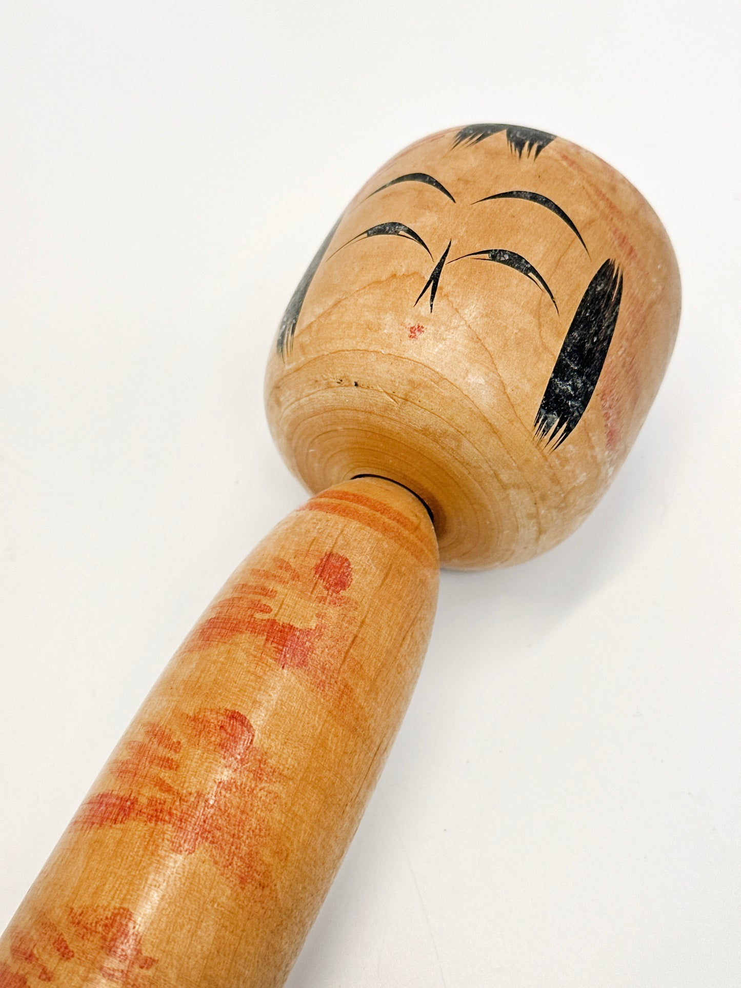 K25135 - Traditional Togatta kokeshi by Fumio Sato 佐藤文男