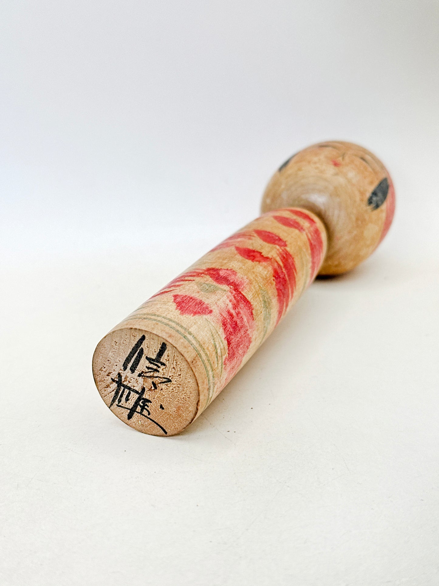 K18144 - Kokeshi Togatta par Nobuo Agatsuma 我妻信雄