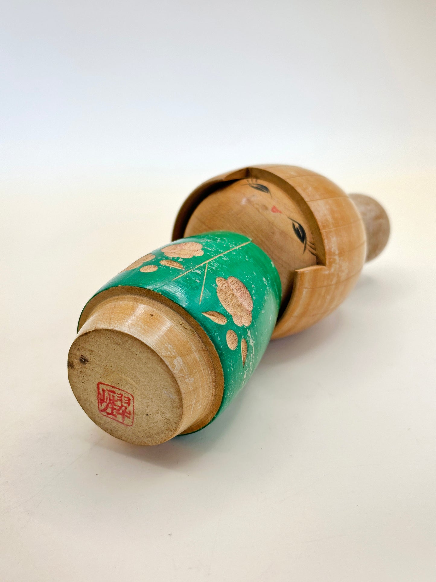 K15094 - Sōsaku Kokeshi by Sato Suigai 佐藤翠涯