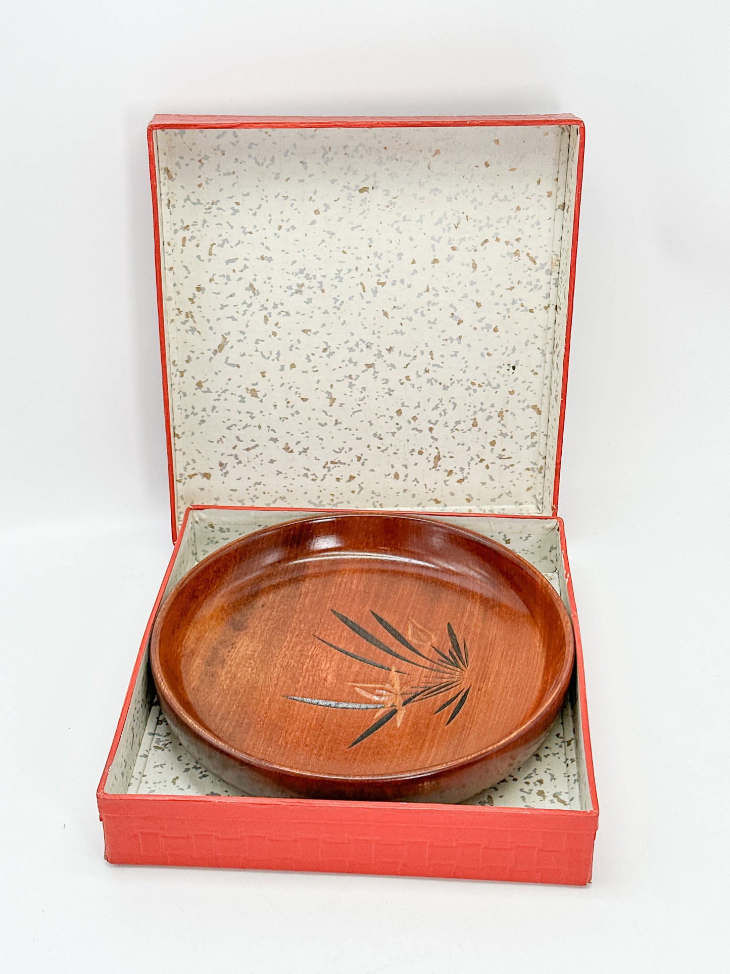 TB365 - Sanuki-bori wooden kashiki 菓子器