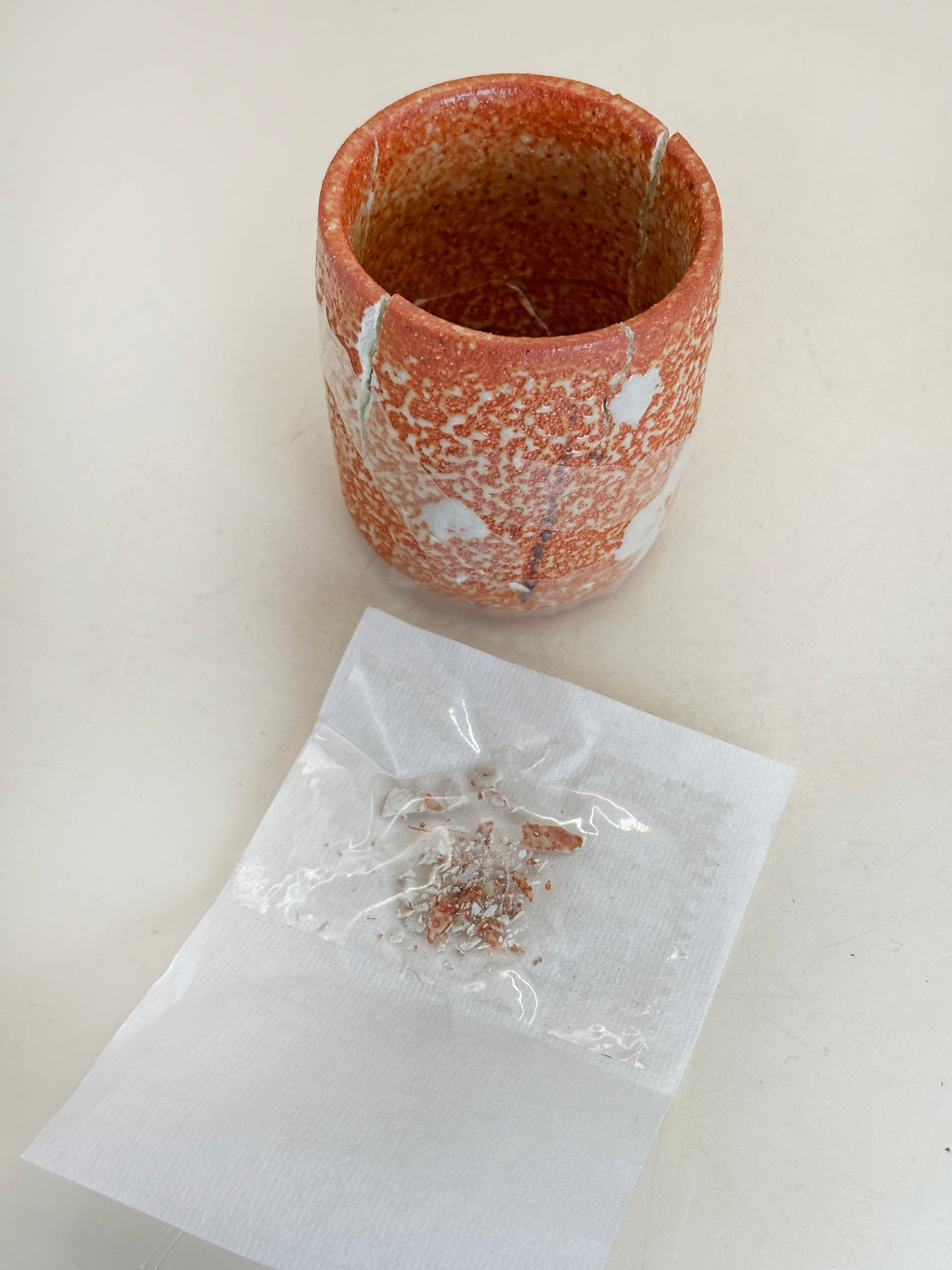 TB281 - Tasse à thé Shino-yaki pour Kintsugi 志野焼