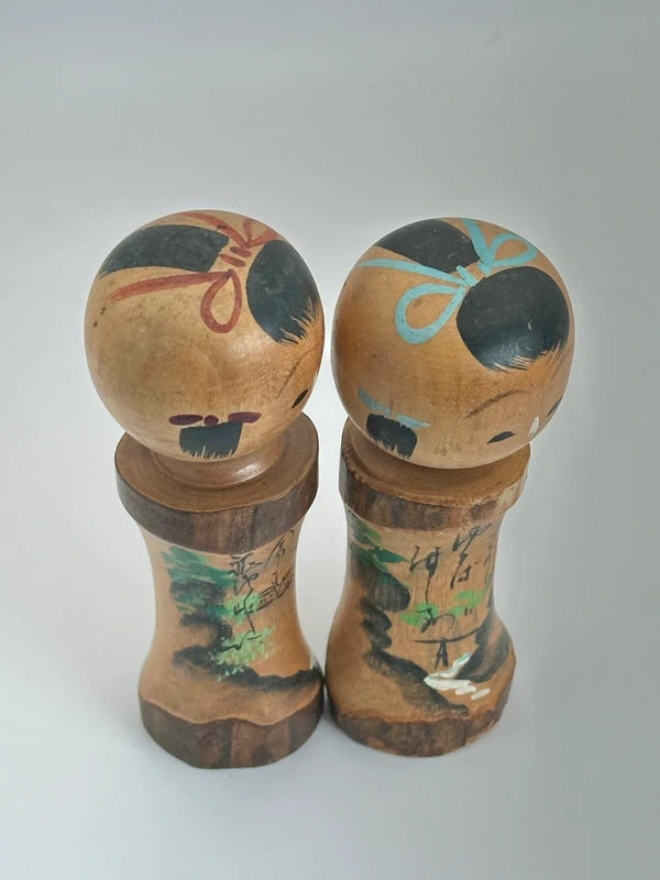 K10096 - Paire de kokeshi omiyage vintage