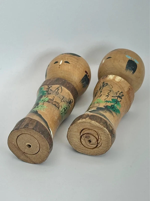 K10096 - Paire de kokeshi omiyage vintage