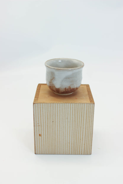 TB347 - Tenpōzan Hagi-yaki yunomi tea cup 萩焼