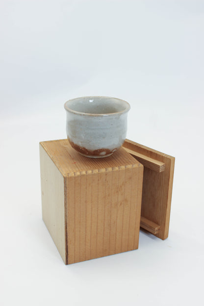 TB347 - Tenpōzan Hagi-yaki yunomi tea cup 萩焼
