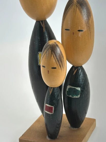 K18084 - Figurine vintage de la famille Kokeshi Nara