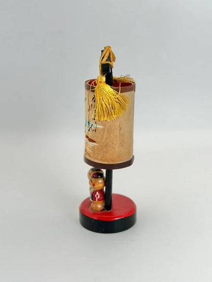 K10100 - Jouet folklorique de lanterne kokeshi omiayge vintage