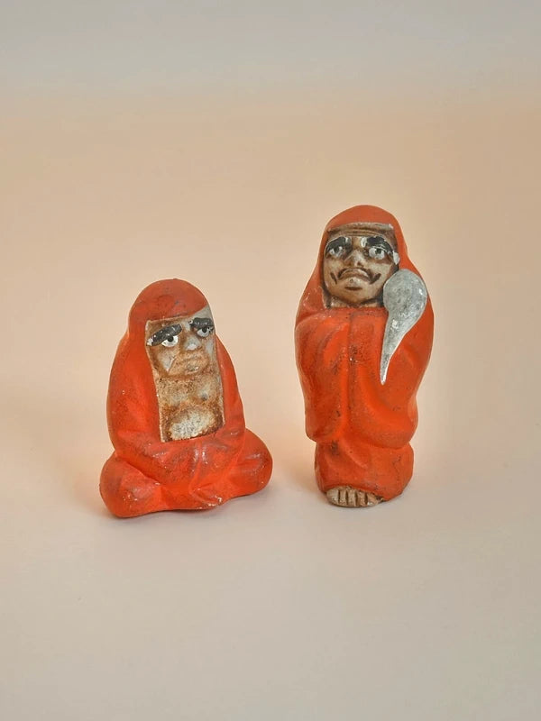 FT137 - Vintage Daruma figurines set
