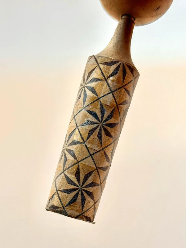 K10133 - Sōsaku Kokeshi avec un design inspiré de Kumiko