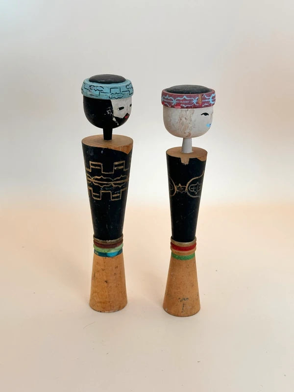 K15075 - Paire de poupées Kokeshi Couple Ainu Sosaku