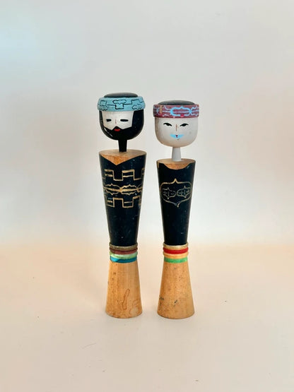K15075 - Paire de poupées Kokeshi Couple Ainu Sosaku