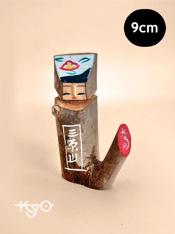 K10129 - Izu Ōshima Anko Kokeshi – Bois de camélia 伊豆大島