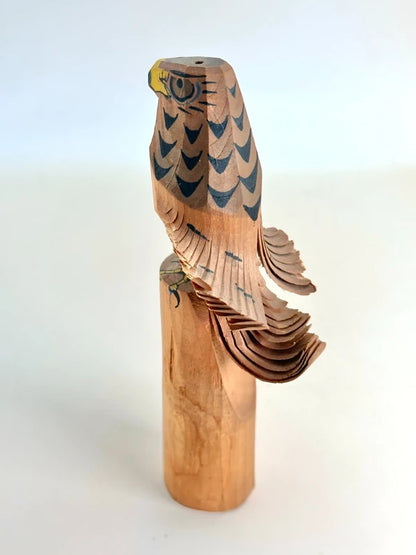 K15079 - Sculpture sur bois de faucon Sasano Ittobori 笹野一刀彫