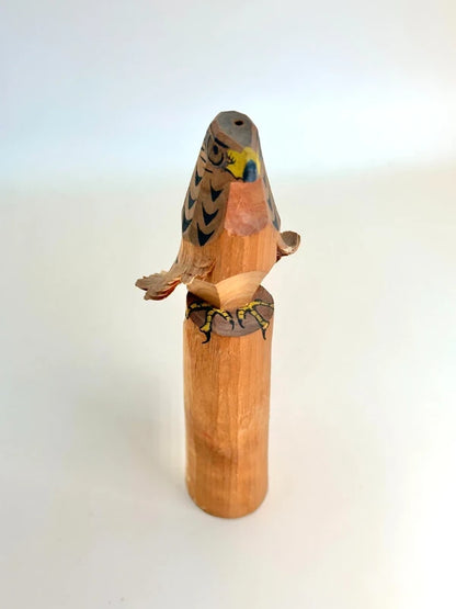 K15079 - Sculpture sur bois de faucon Sasano Ittobori 笹野一刀彫