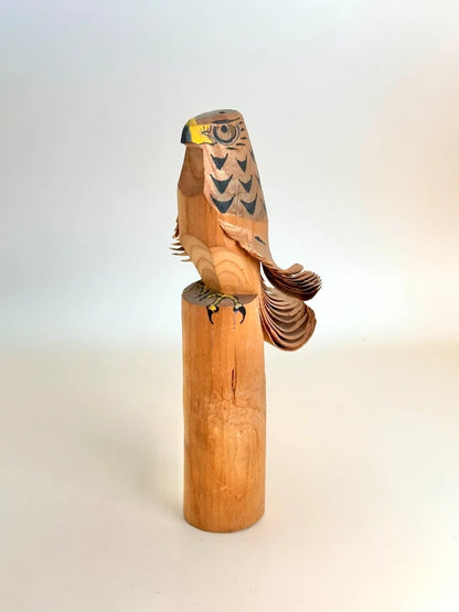K15079 - Sculpture sur bois de faucon Sasano Ittobori 笹野一刀彫