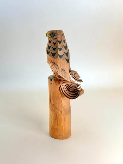 K15079 - Sculpture sur bois de faucon Sasano Ittobori 笹野一刀彫