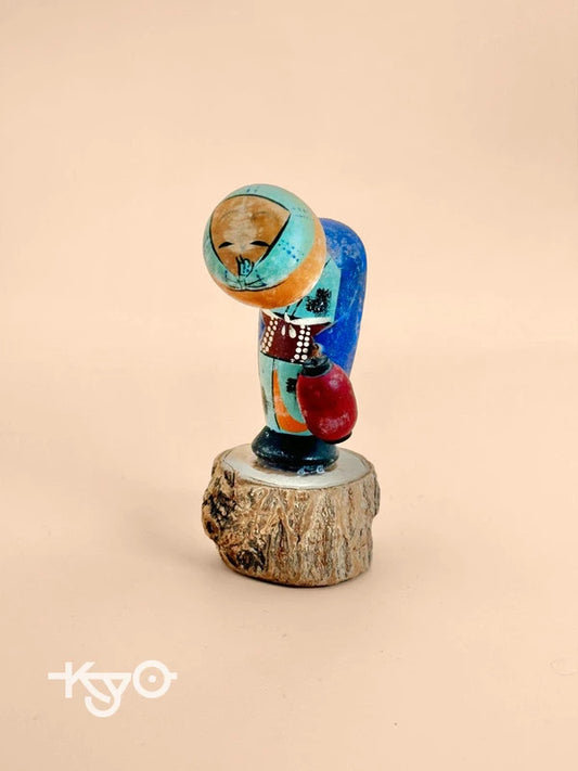 K10126 - Vintage omiyage Lantern Bearer kokeshi