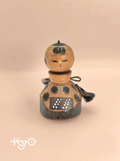 K10076 - Vintage omiyage Kokeshi doll