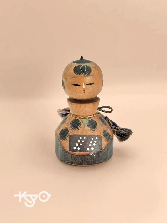 K10076 - Vintage omiyage Kokeshi doll