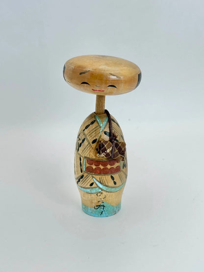 K10085 - Vintage omiyage kokeshi doll