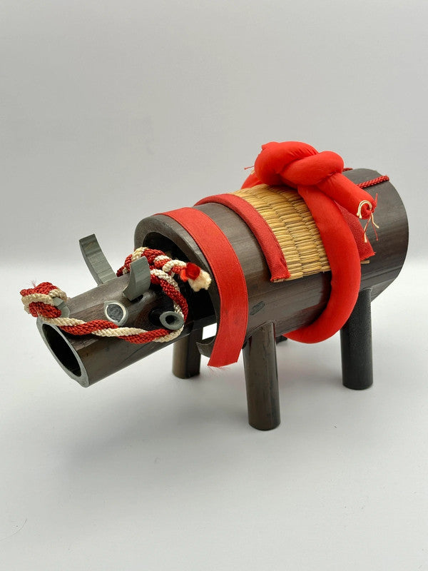 FT08 - Jouet folklorique Vache en bambou Sakushu