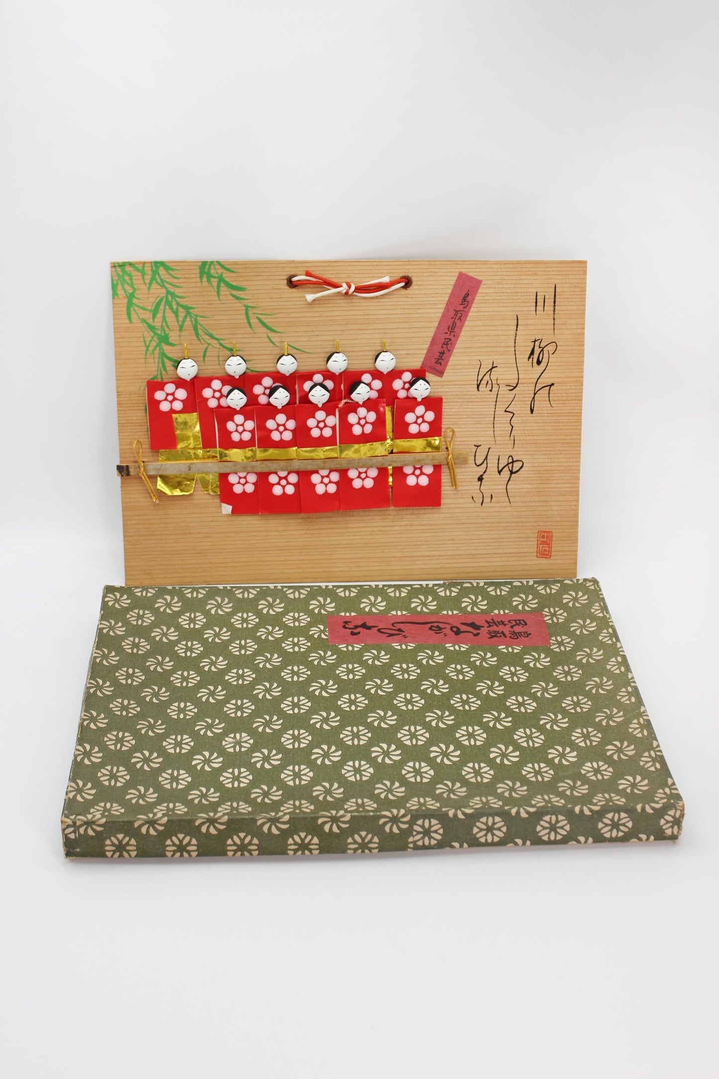 FT497 - Vintage Japanese Folk Craft – Nagashi-bina 流し雛
