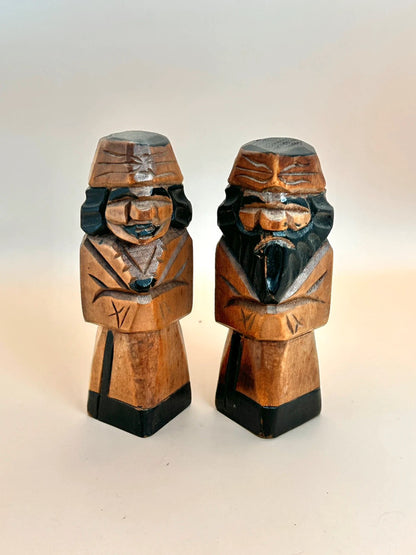 K10143 - Sosaku Doll Pair – Ainu Couple Set