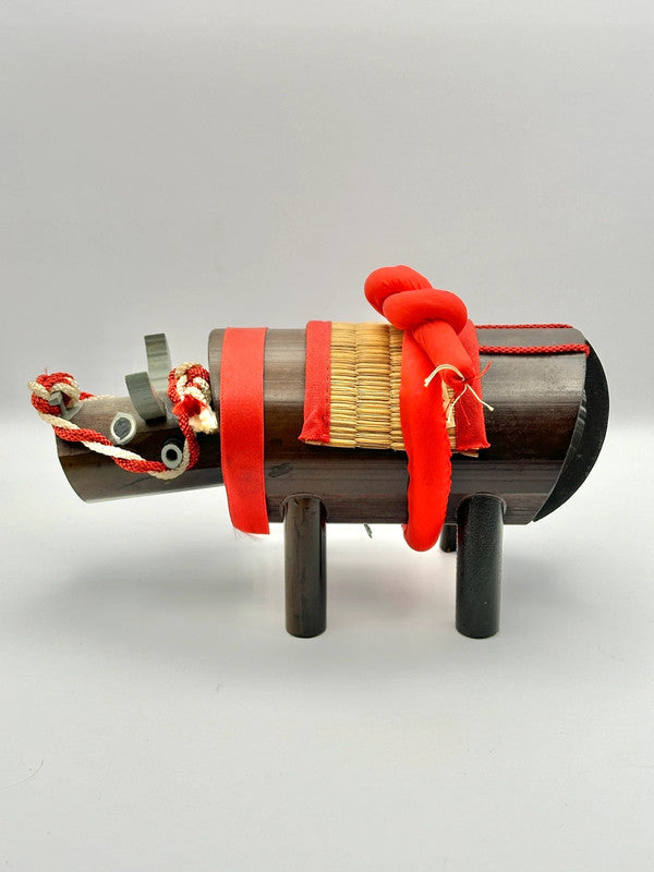 FT08 - Jouet folklorique Vache en bambou Sakushu
