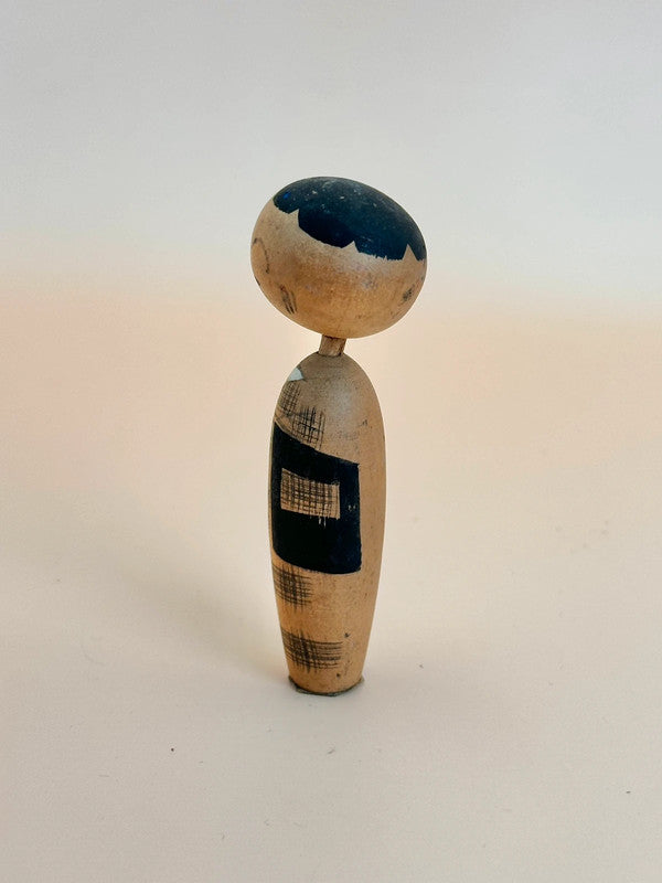 K05039 - Vintage sosaku kokeshi doll