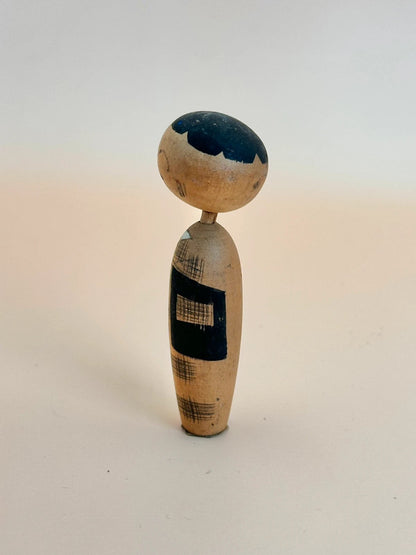 K05039 - Vintage sosaku kokeshi doll