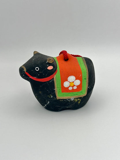 CB001 - Cloche décorative en argile Vache Dorei